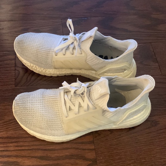 Adidas Ultraboosts - Picture 1 of 4